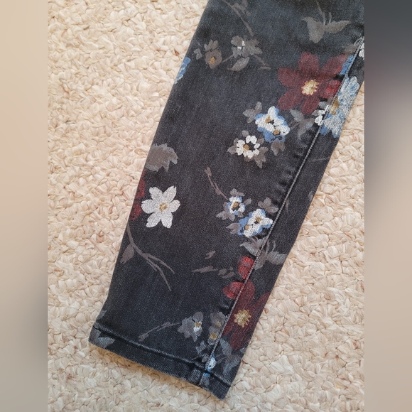 Current/Elliott Painted Floral Jeans - Picture 4 of 9